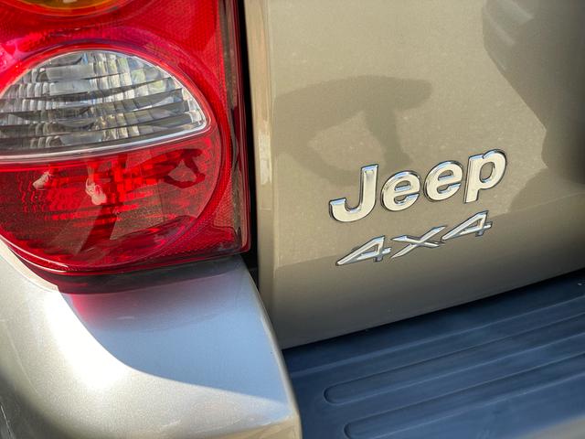 2003年　Jeep Cherokee KJ